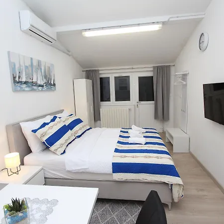 Idyllisches Studio-apartment Nur 600 Meter Zum Mit Parkplatz, Wifi, Klima