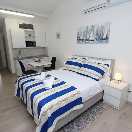 Idyllisches Studio-apartment Nur 600 Meter Zum Mit Parkplatz, Wifi, Klima Appartement Rovinj